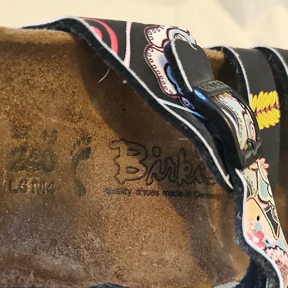 Floral Patterned Women's Sandals - Picture 4 of 7